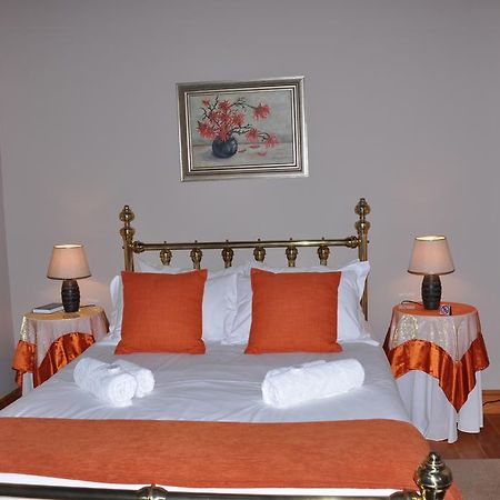 Berg En Dal Guesthouse Villiersdorp Esterno foto