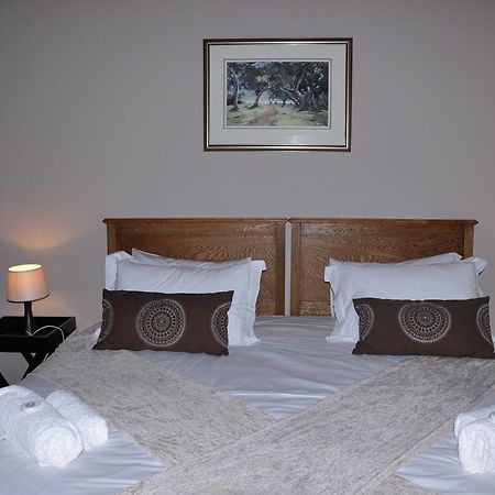 Berg En Dal Guesthouse Villiersdorp Esterno foto