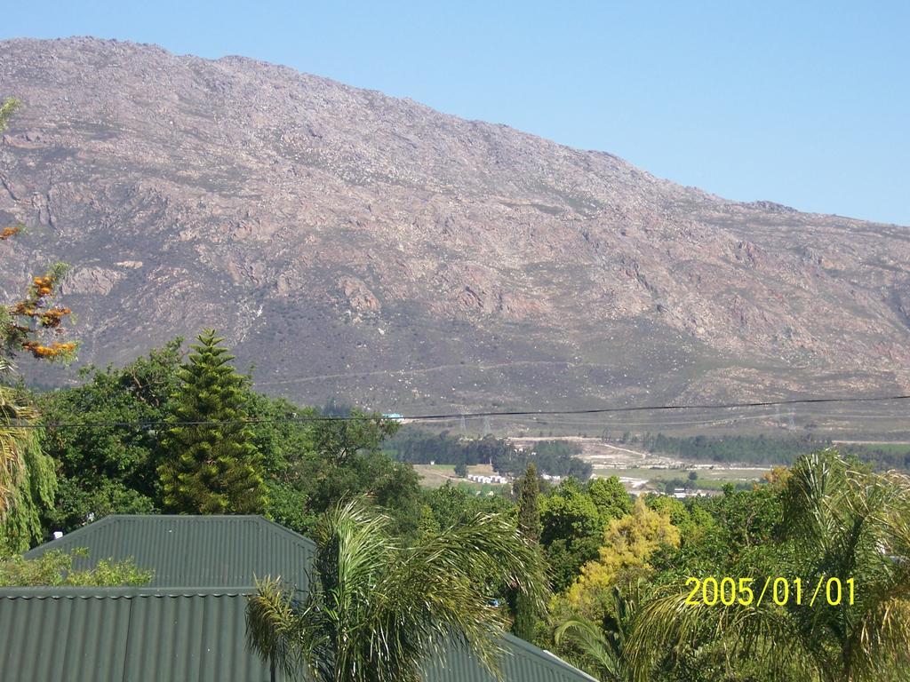 Berg En Dal Guesthouse Villiersdorp Esterno foto