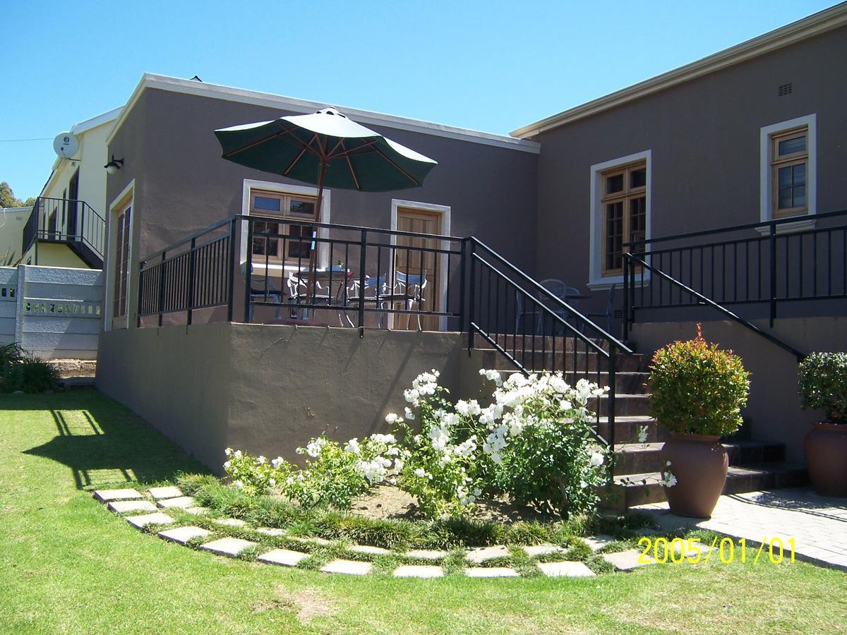 Berg En Dal Guesthouse Villiersdorp Esterno foto